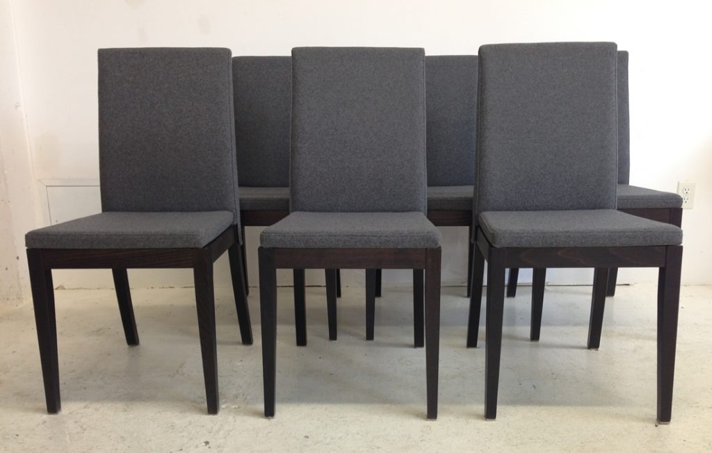 Modèles de chaises et tables pour café